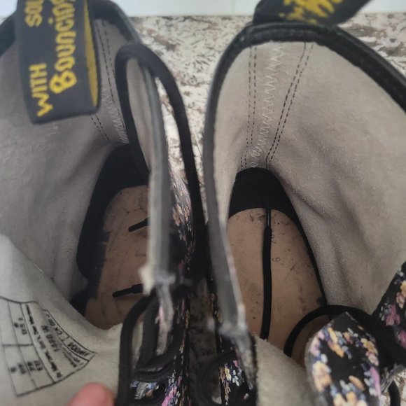 Dr. Marten Floral  leather boots size 8 - Picture 6 of 12